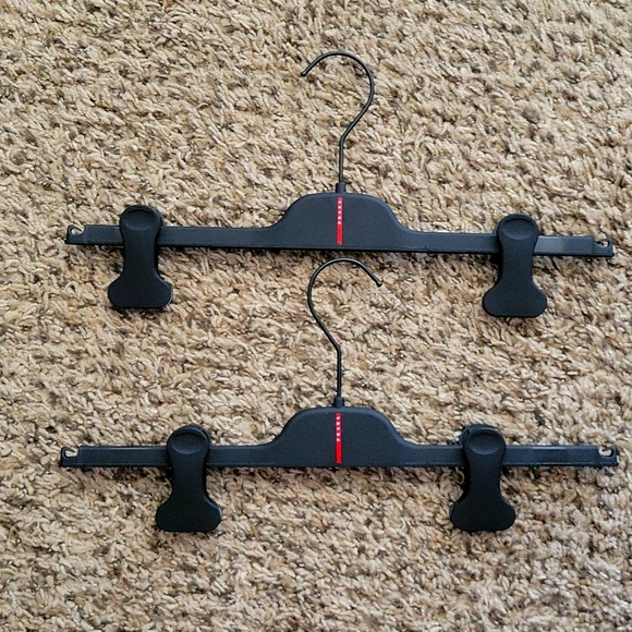Prada hangers - Picture 1 of 3